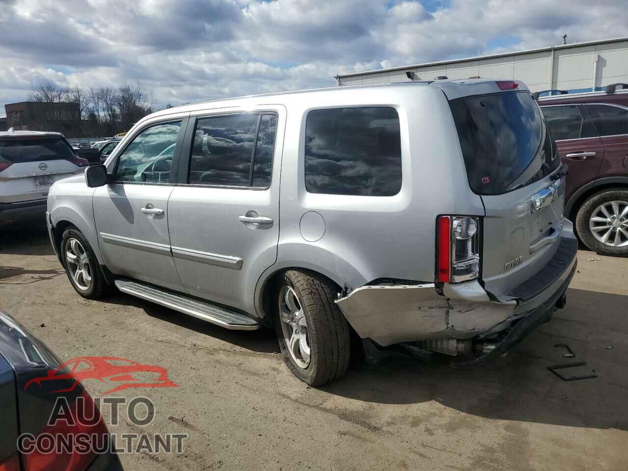 HONDA PILOT 2013 - 5FNYF4H68DB005956