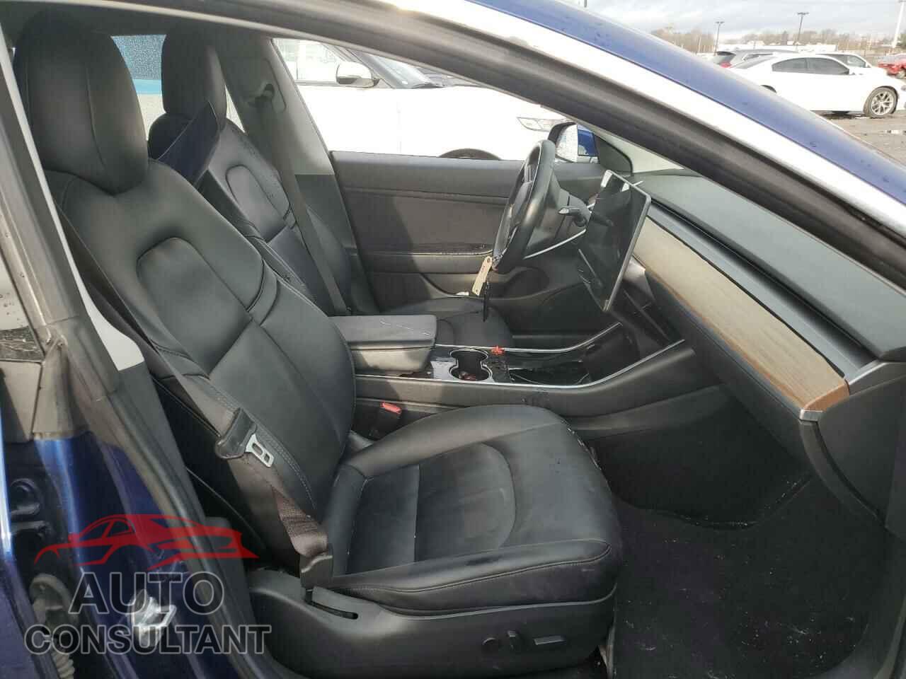 TESLA MODEL 3 2018 - 5YJ3E1EA6JF005552