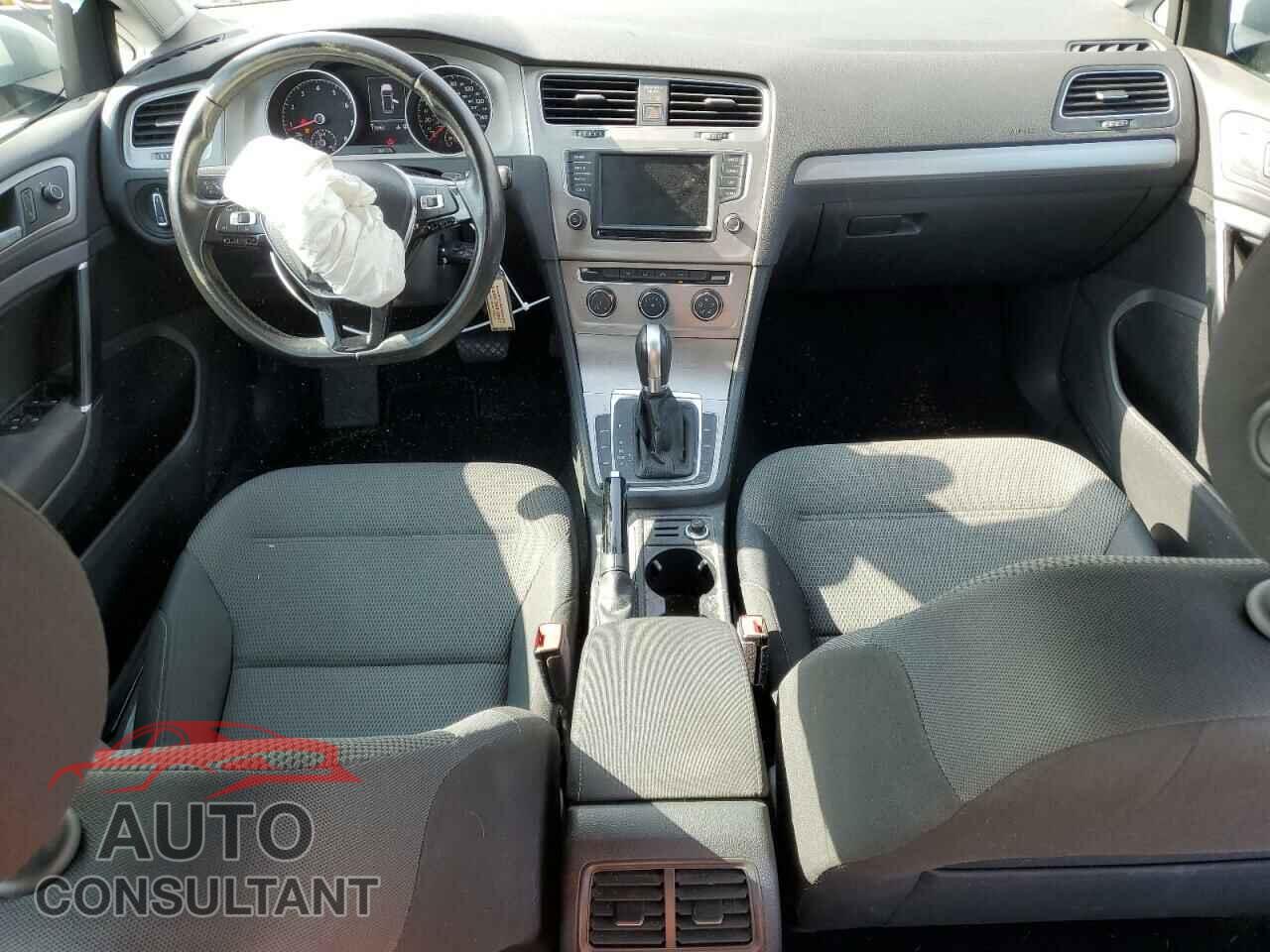 VOLKSWAGEN GOLF 2017 - 3VWC17AU9HM532132