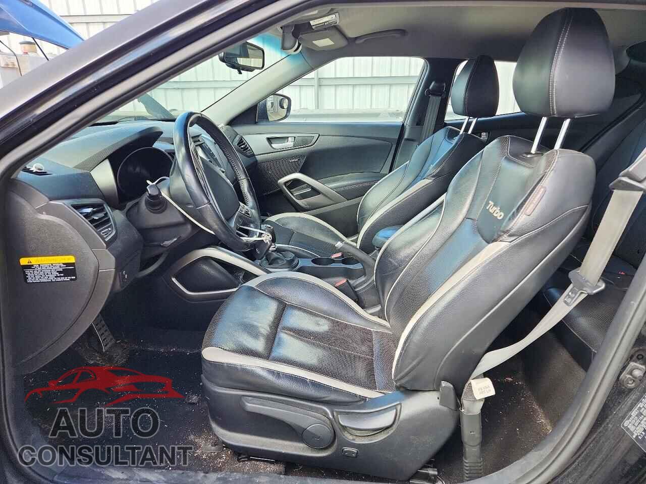 HYUNDAI VELOSTER 2013 - KMHTC6AE2DU178357