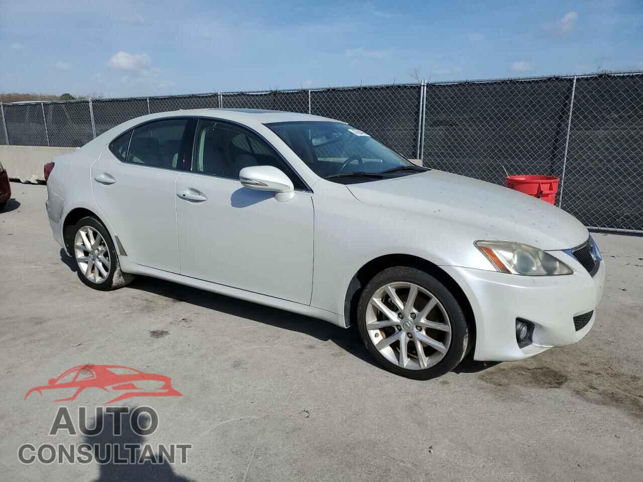 LEXUS IS 2011 - JTHCF5C20B5045286