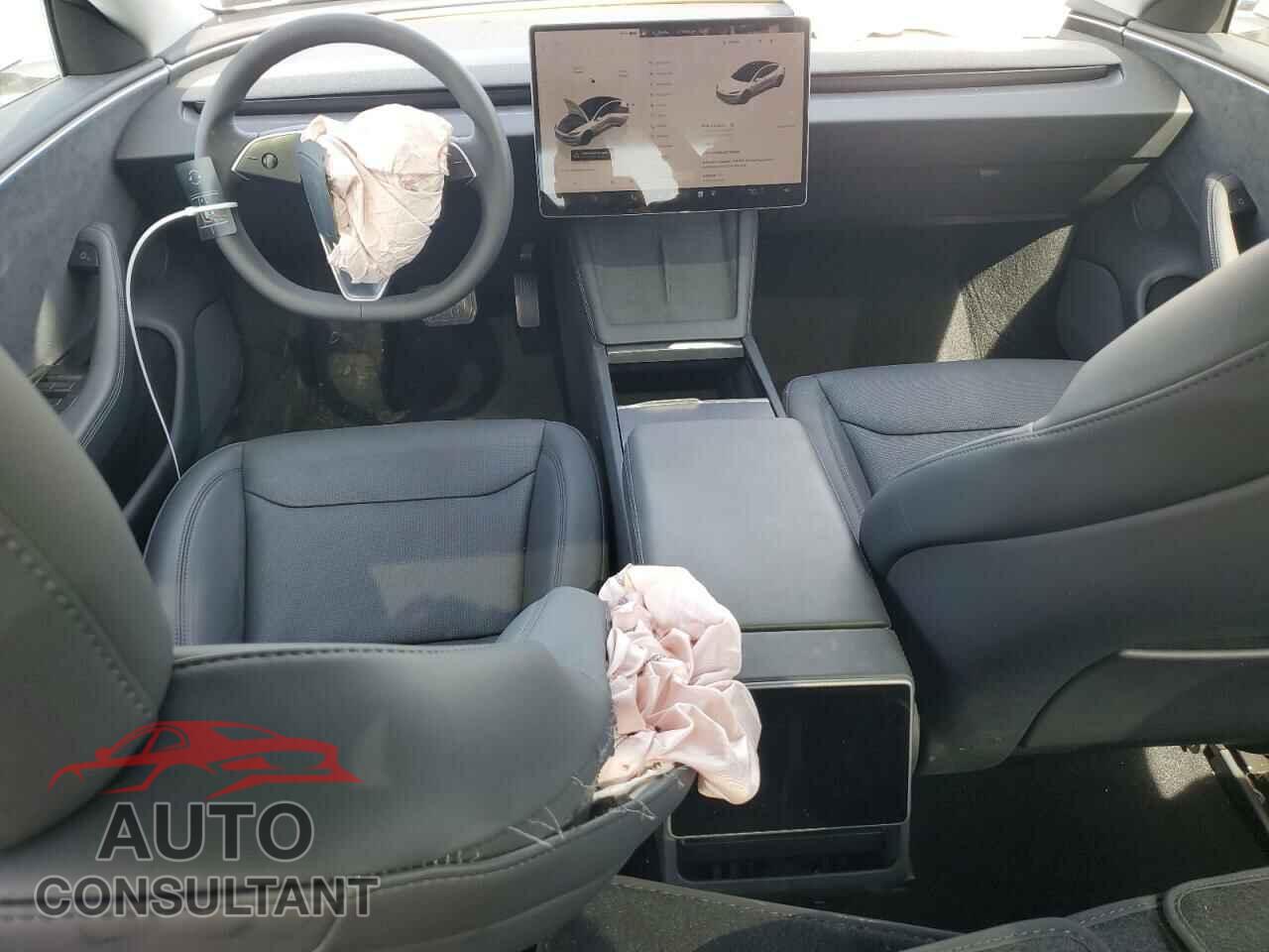 TESLA MODEL 3 2024 - 5YJ3E1EB3RF798569