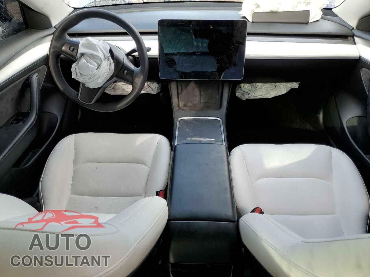 TESLA MODEL 3 2021 - 5YJ3E1EB6MF001093