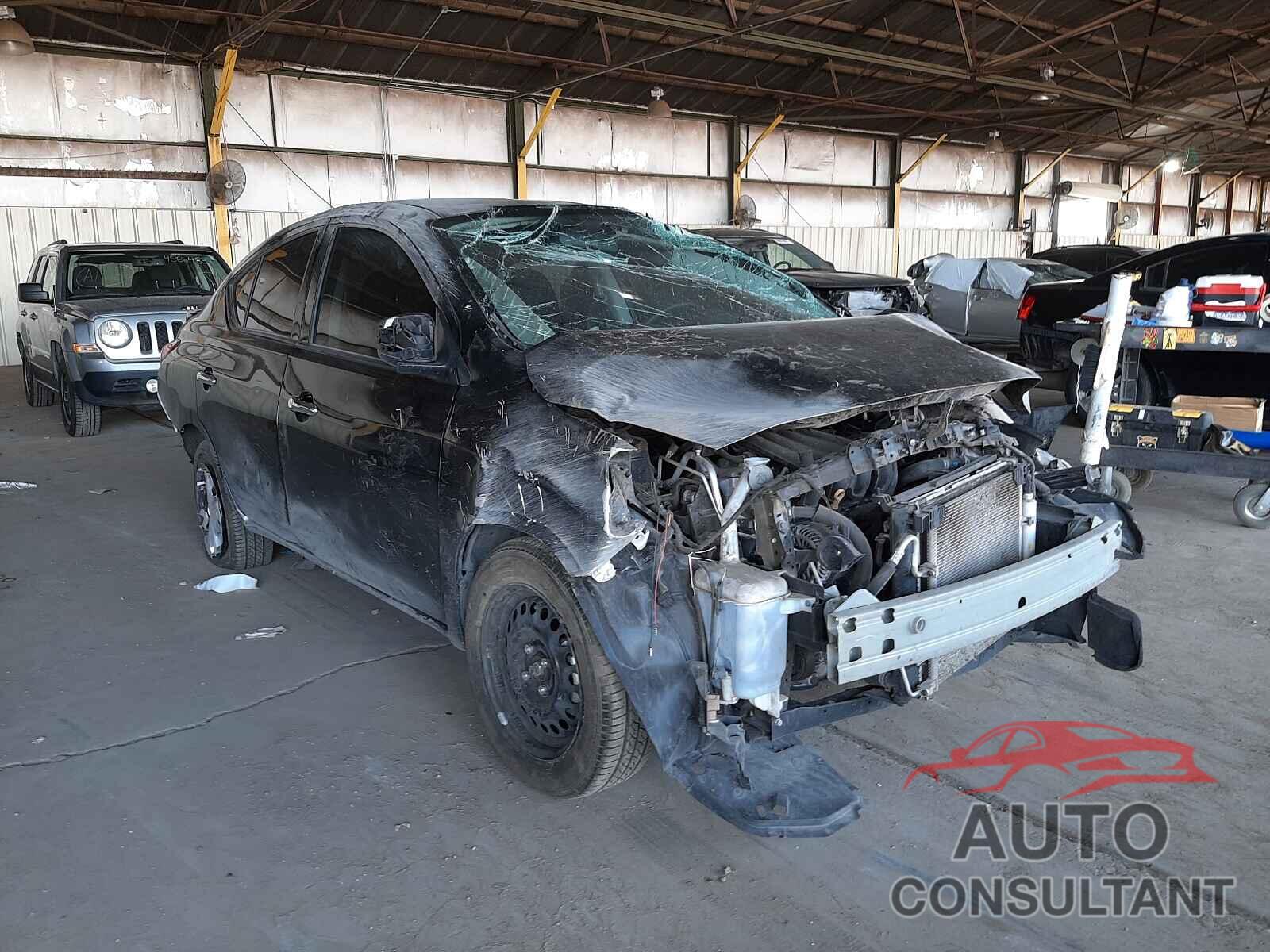 NISSAN VERSA 2019 - 3N1CN7APXKL864873