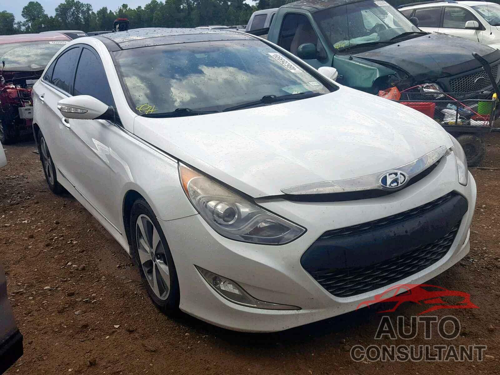 HYUNDAI SONATA 2011 - KMHEC4A44BA016507