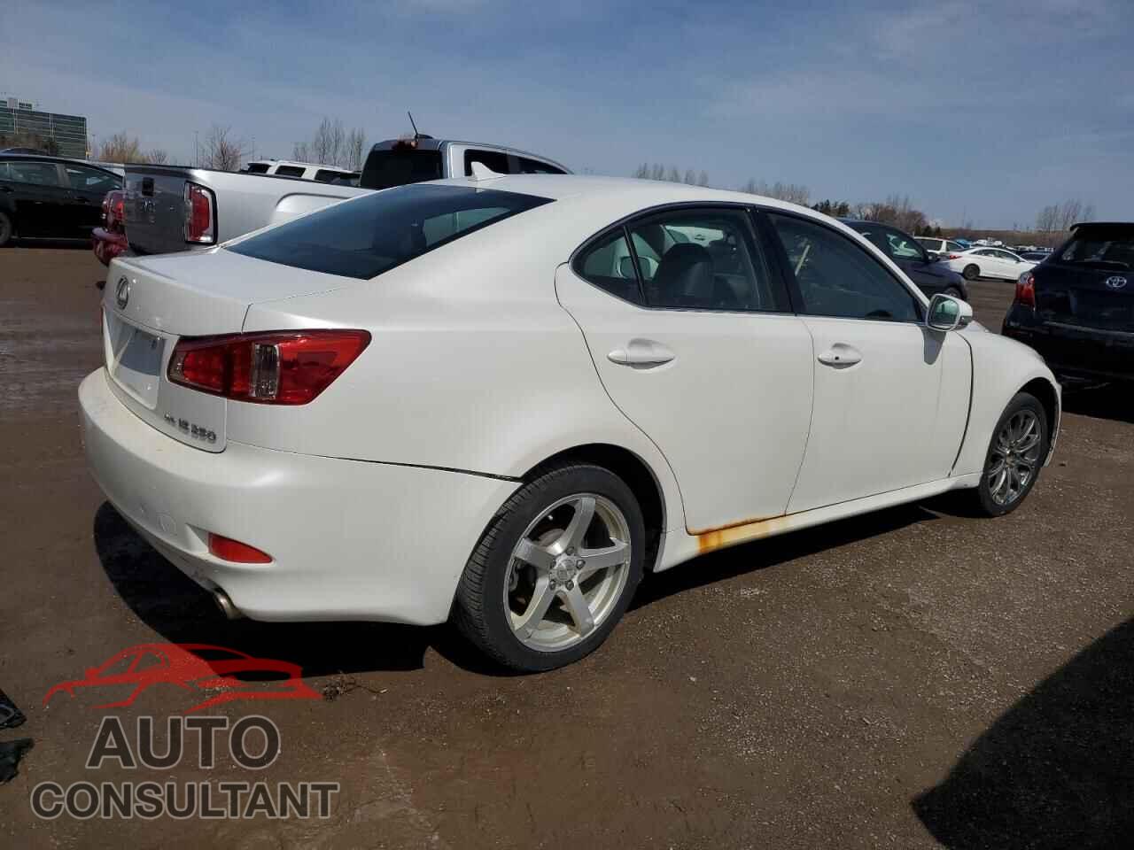 LEXUS IS 2011 - JTHCF5C22B5049419