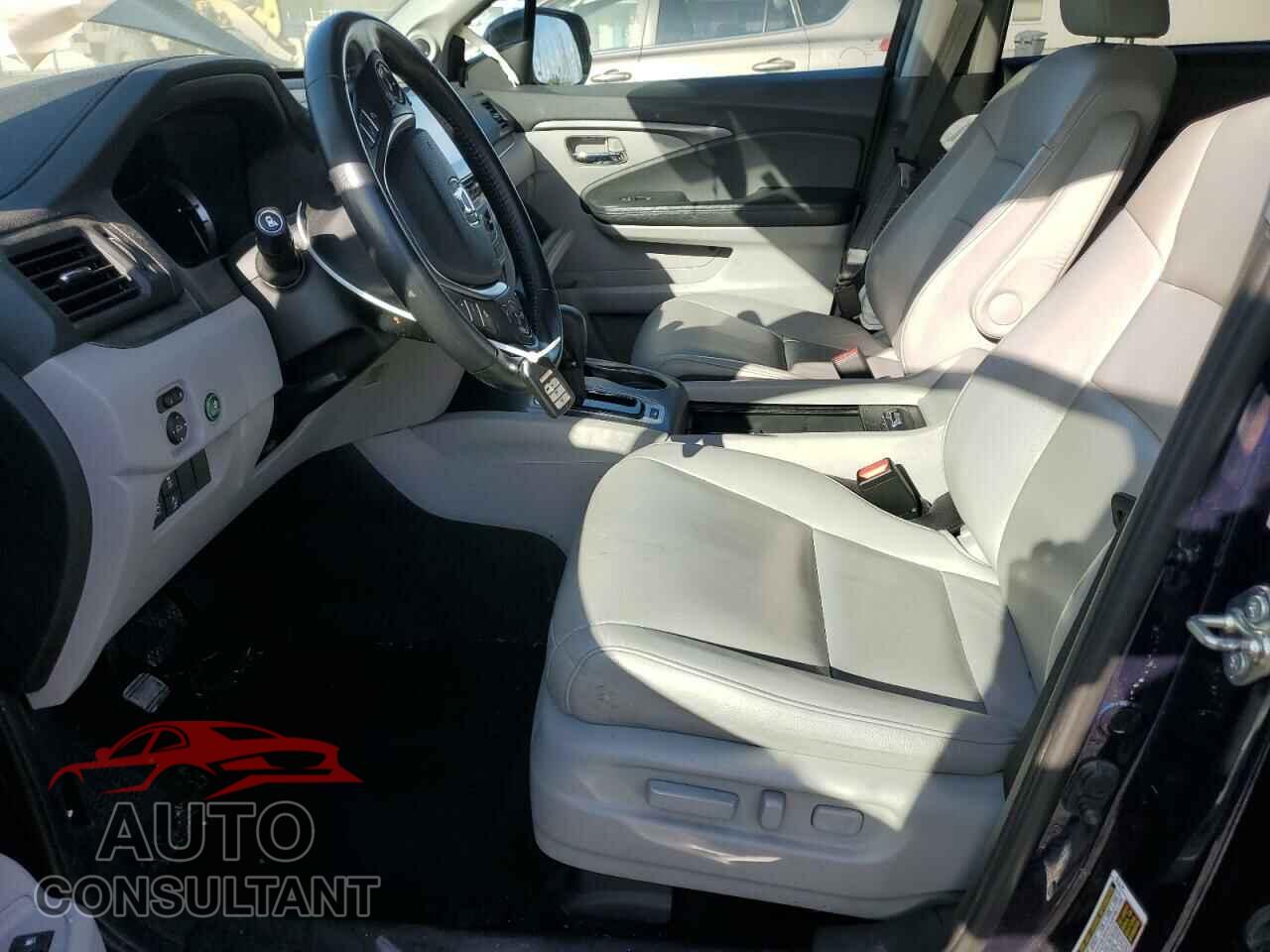 HONDA PILOT 2017 - 5FNYF6H66HB005147