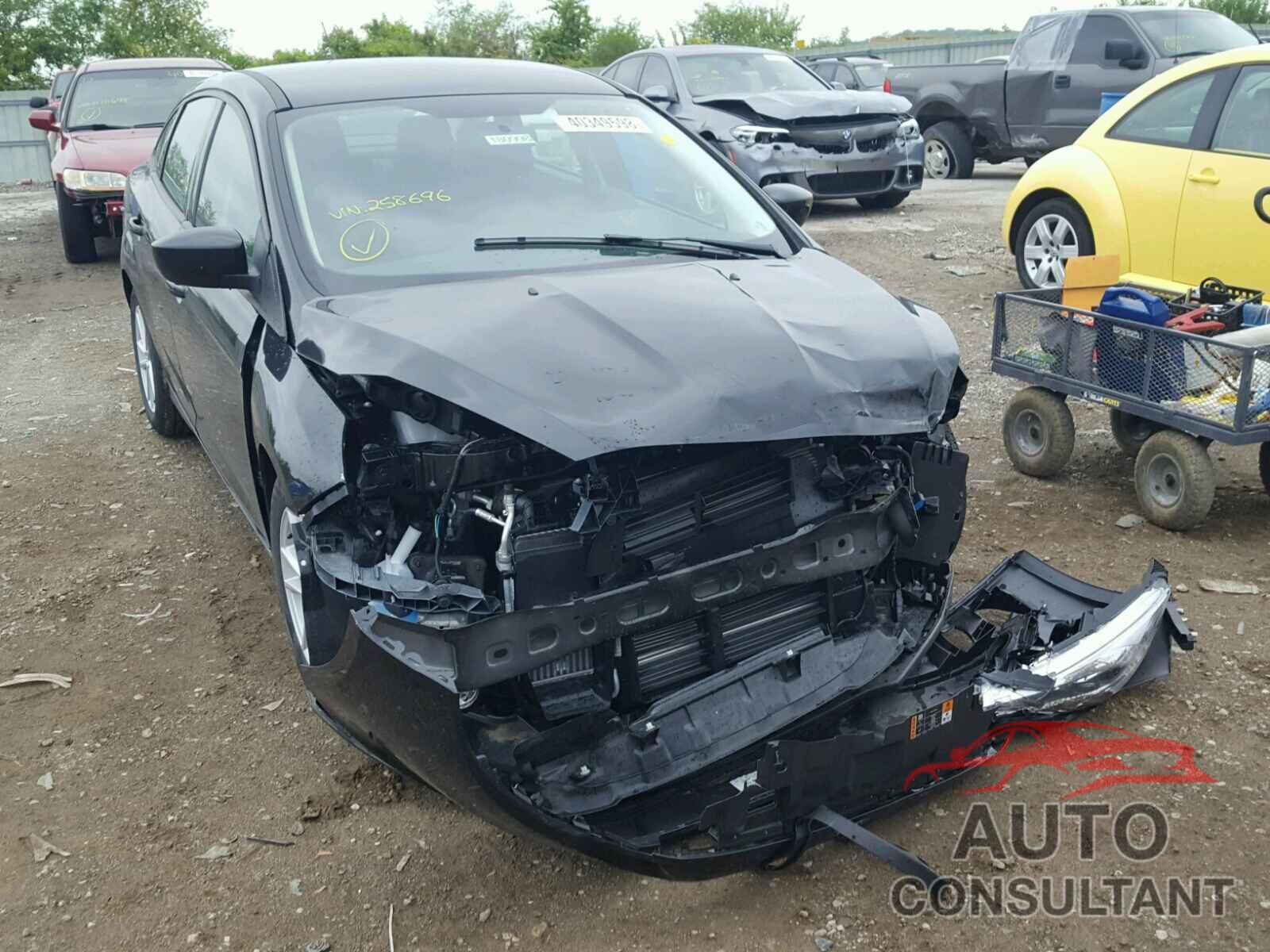FORD FOCUS 2018 - 1FADP3FE3JL258696