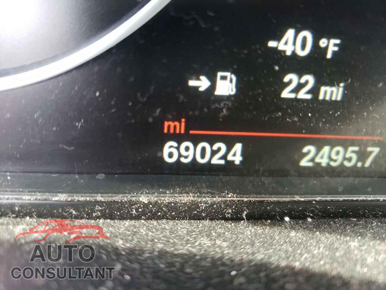 BMW 3 SERIES 2016 - WBA8E1G50GNU10903