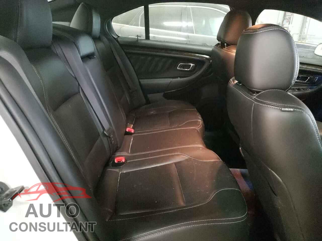 FORD TAURUS 2017 - 1FAHP2J82HG131065