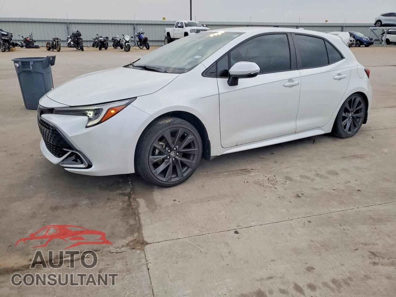 TOYOTA COROLLA HATCHBACK 2024 - JTNC4MBE2R3228428
