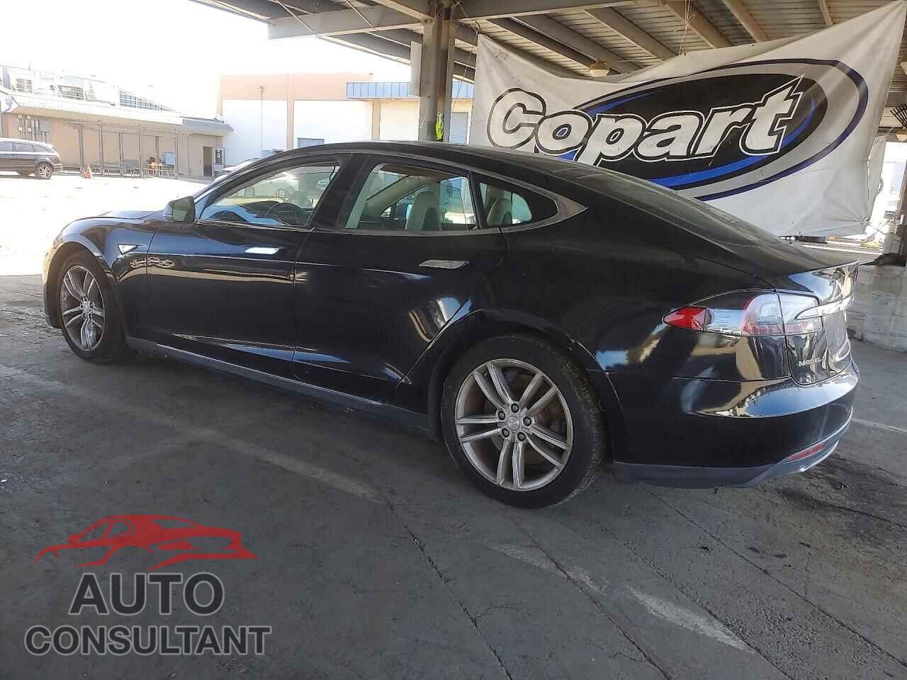 TESLA MODEL S 2013 - 5YJSA1AC1DFP10729