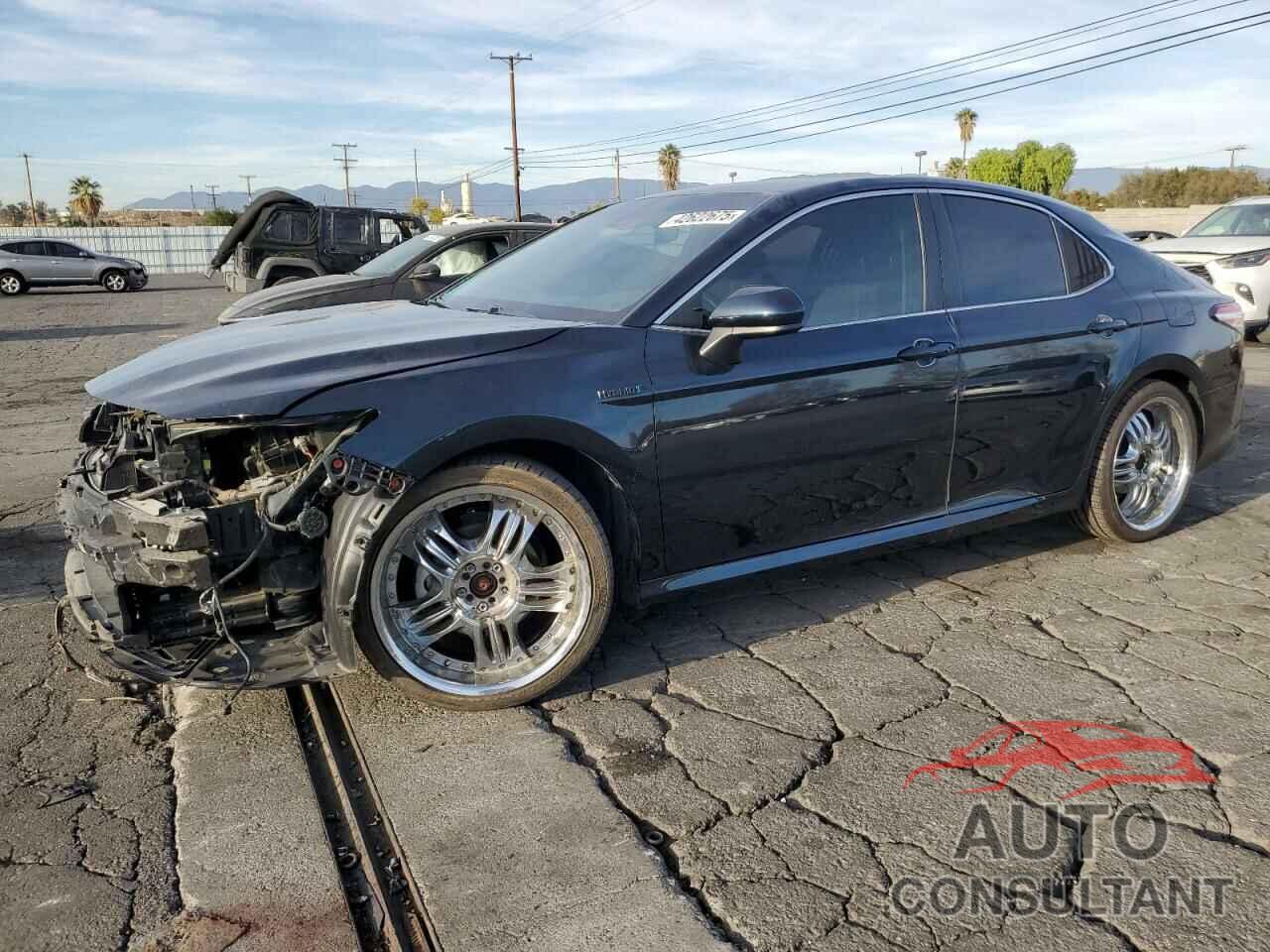 TOYOTA CAMRY 2018 - 4T1B31HK3JU501935