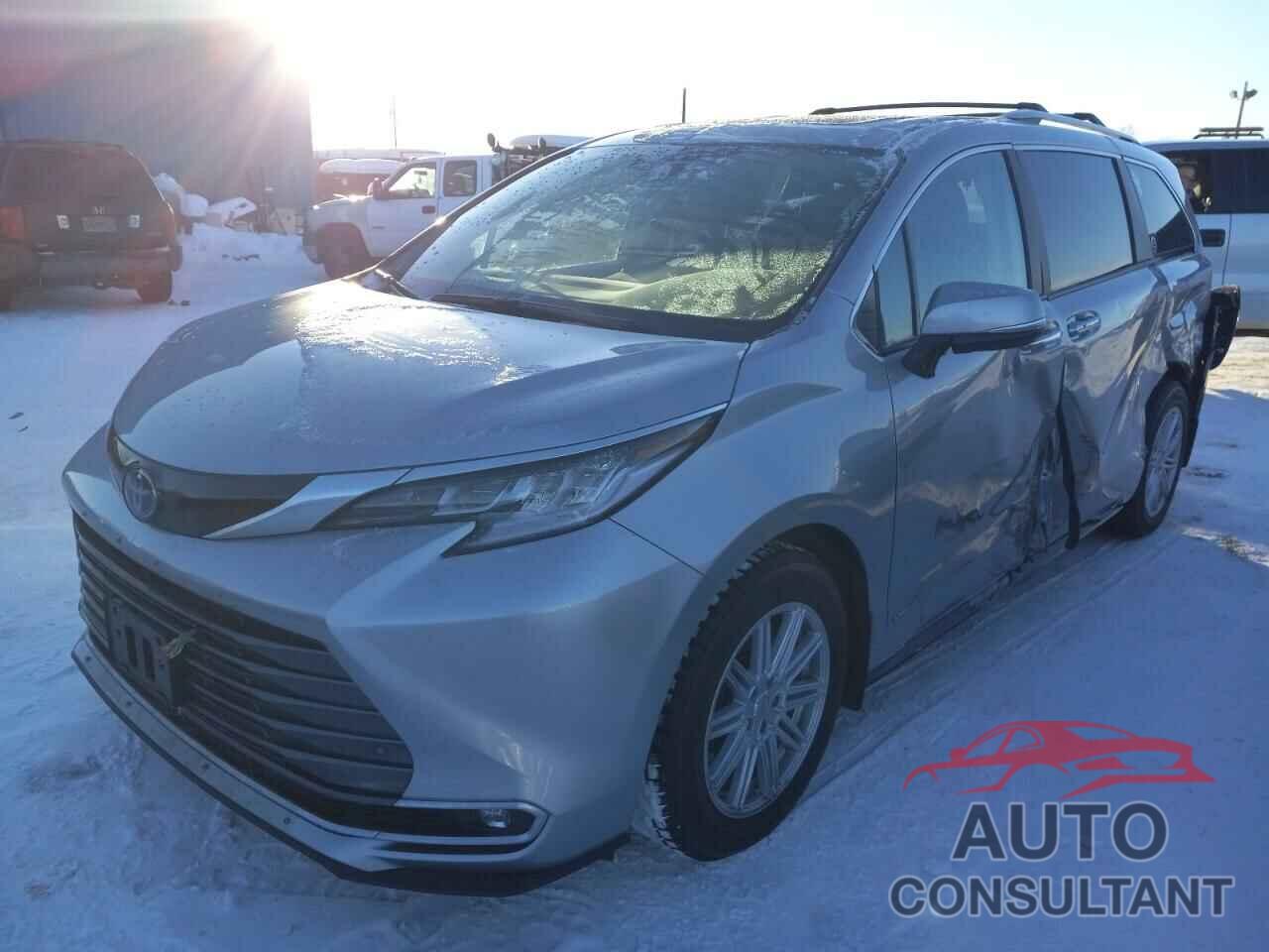 TOYOTA SIENNA 2021 - 5TDZSKFC6MS038866