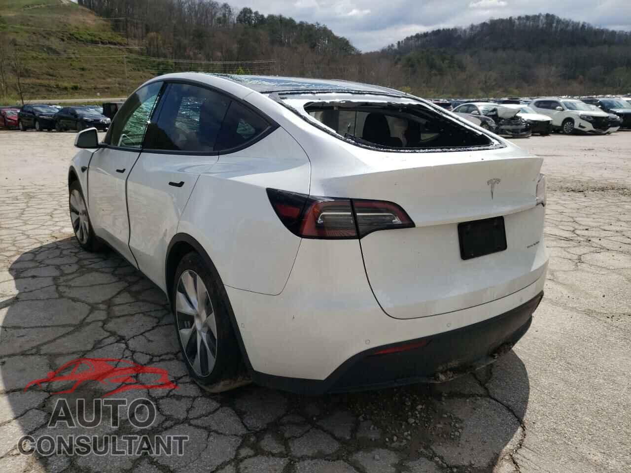 TESLA MODEL Y 2021 - 5YJYGAEE6MF146841