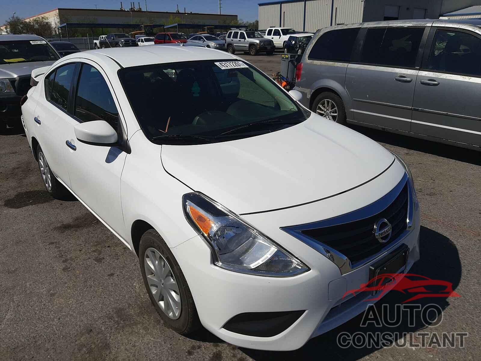 NISSAN VERSA 2018 - 3N1CN7APXJL802940