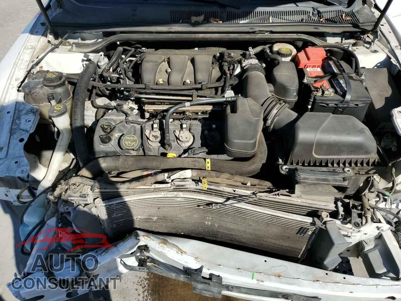 FORD TAURUS 2018 - 1FAHP2F86JG118043