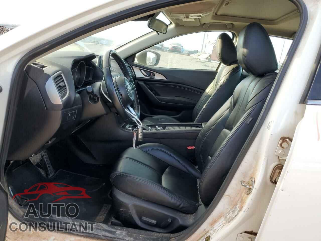 MAZDA 3 2018 - 3MZBN1V33JM221686