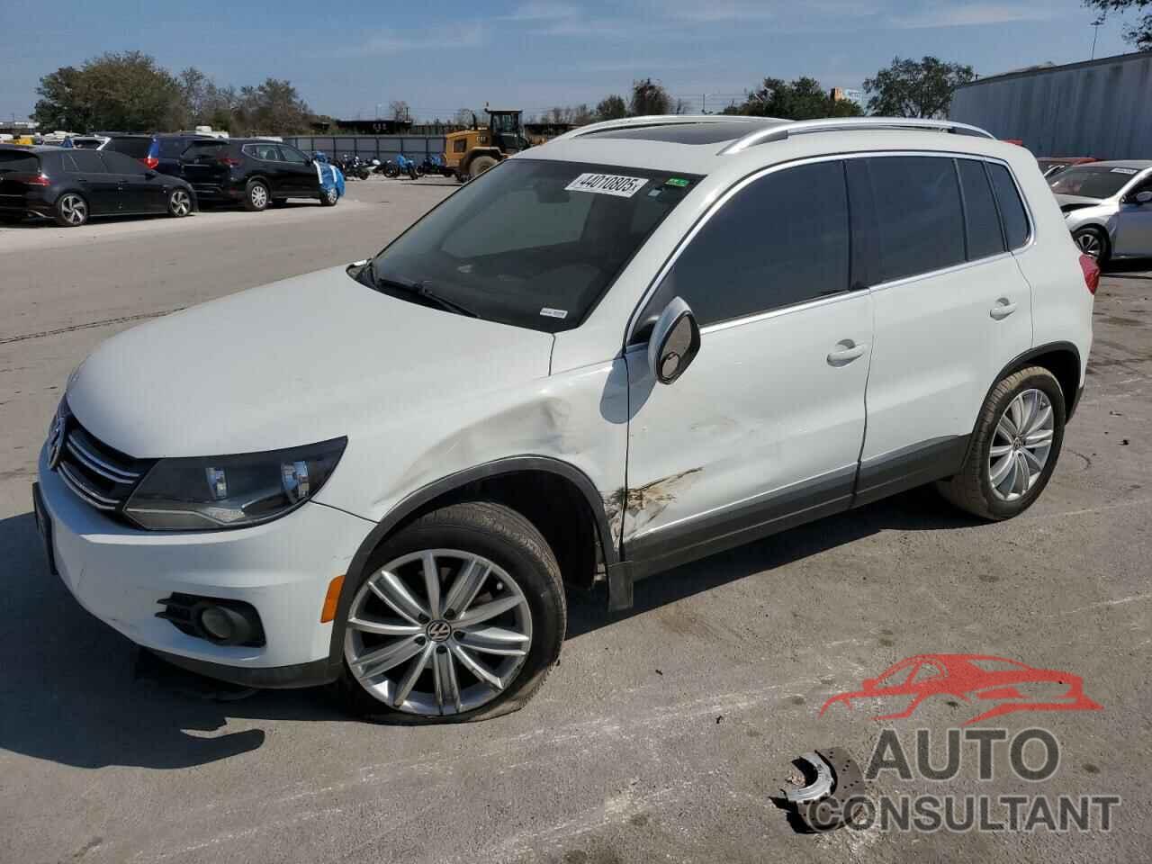 VOLKSWAGEN TIGUAN 2015 - WVGAV7AX5FW522246