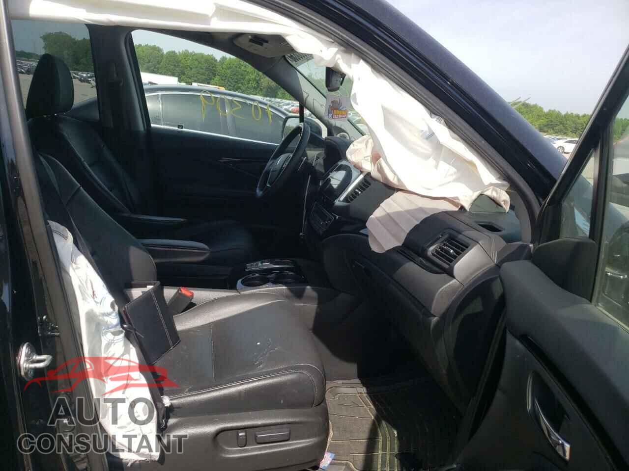 HONDA PILOT 2017 - 5FNYF6H99HB036886