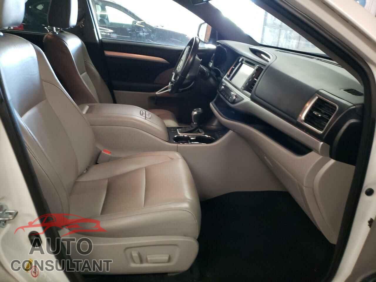 TOYOTA HIGHLANDER 2017 - 5TDJZRFH3HS511237