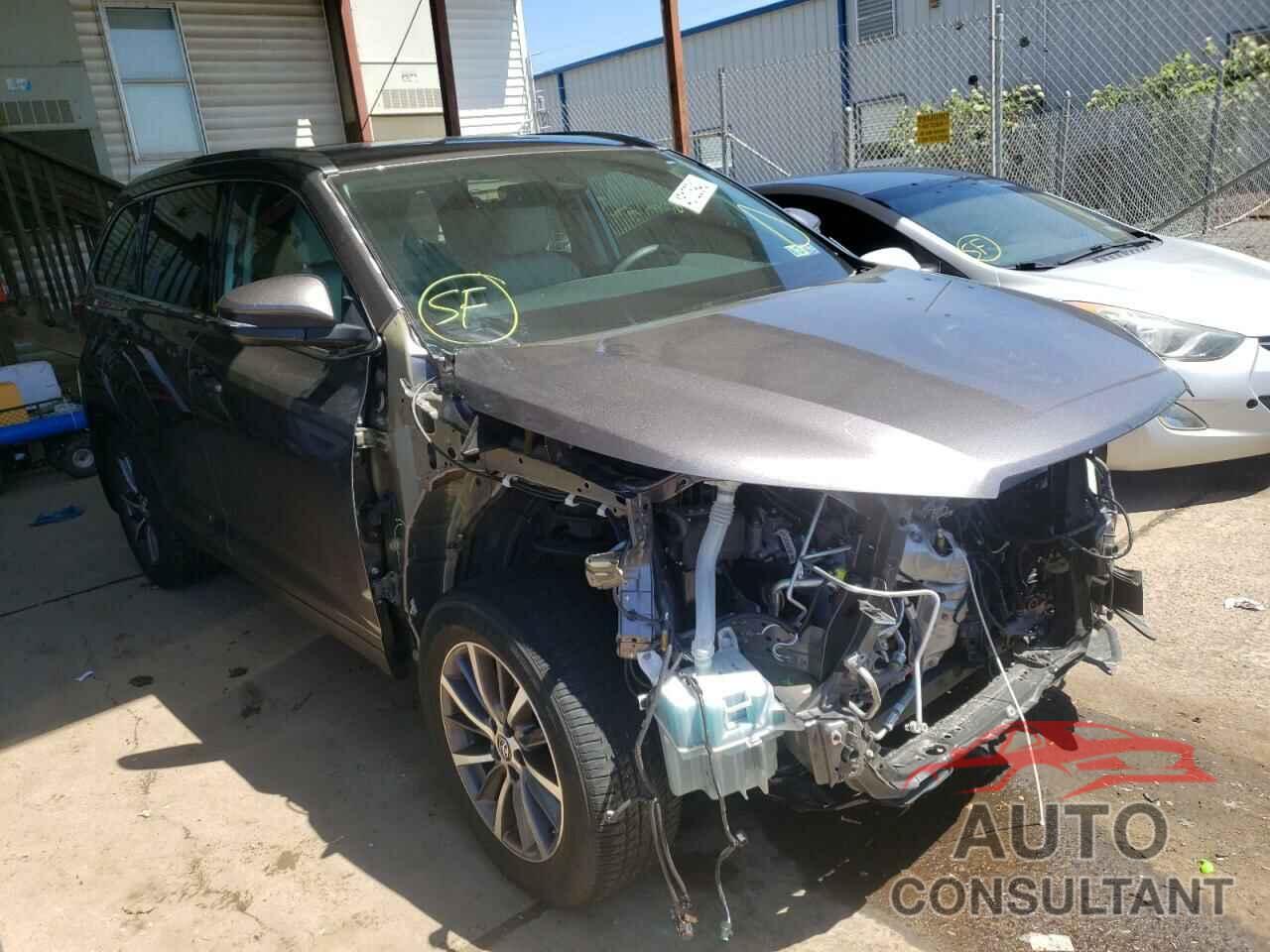 TOYOTA HIGHLANDER 2019 - 5TDJZRFH7KS578818