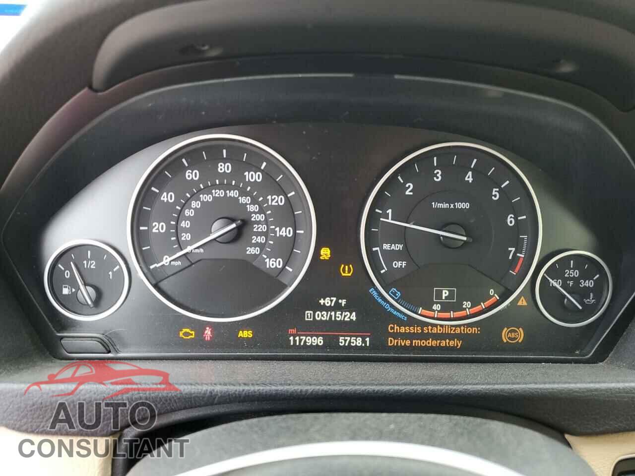 BMW 3 SERIES 2016 - WBA8E1G50GNU11615
