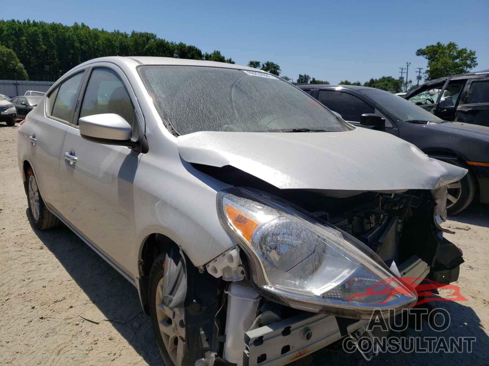 NISSAN VERSA 2019 - 3N1CN7AP2KL817000