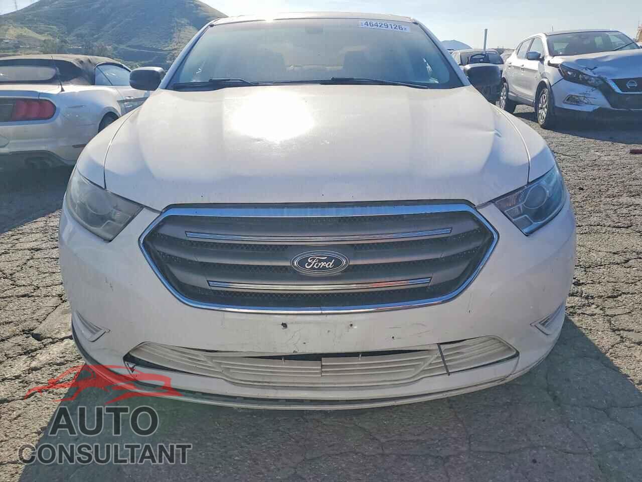 FORD TAURUS 2019 - 1FAHP2D84KG106946