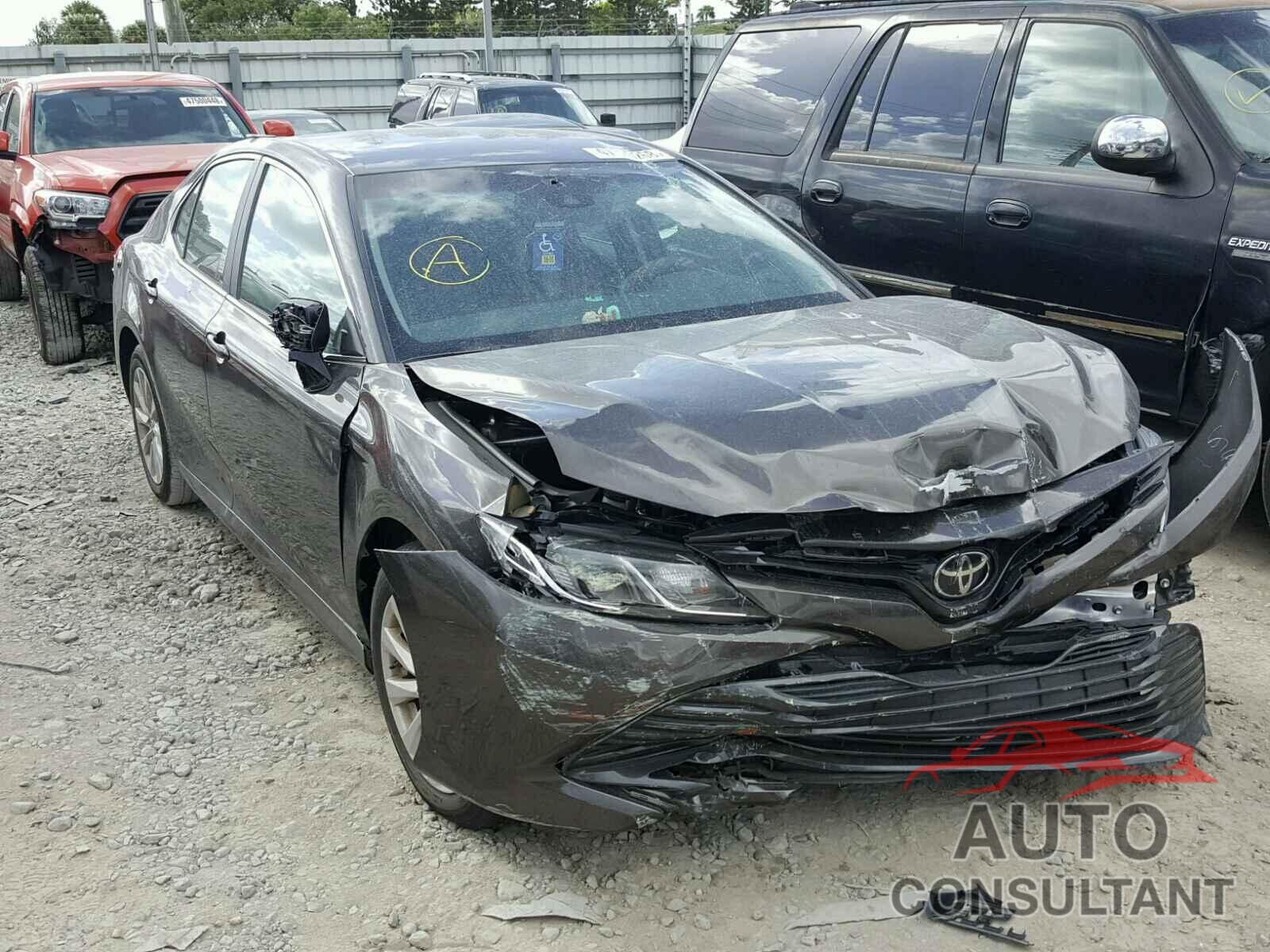 TOYOTA CAMRY 2018 - 4T1B11HK5JU586069