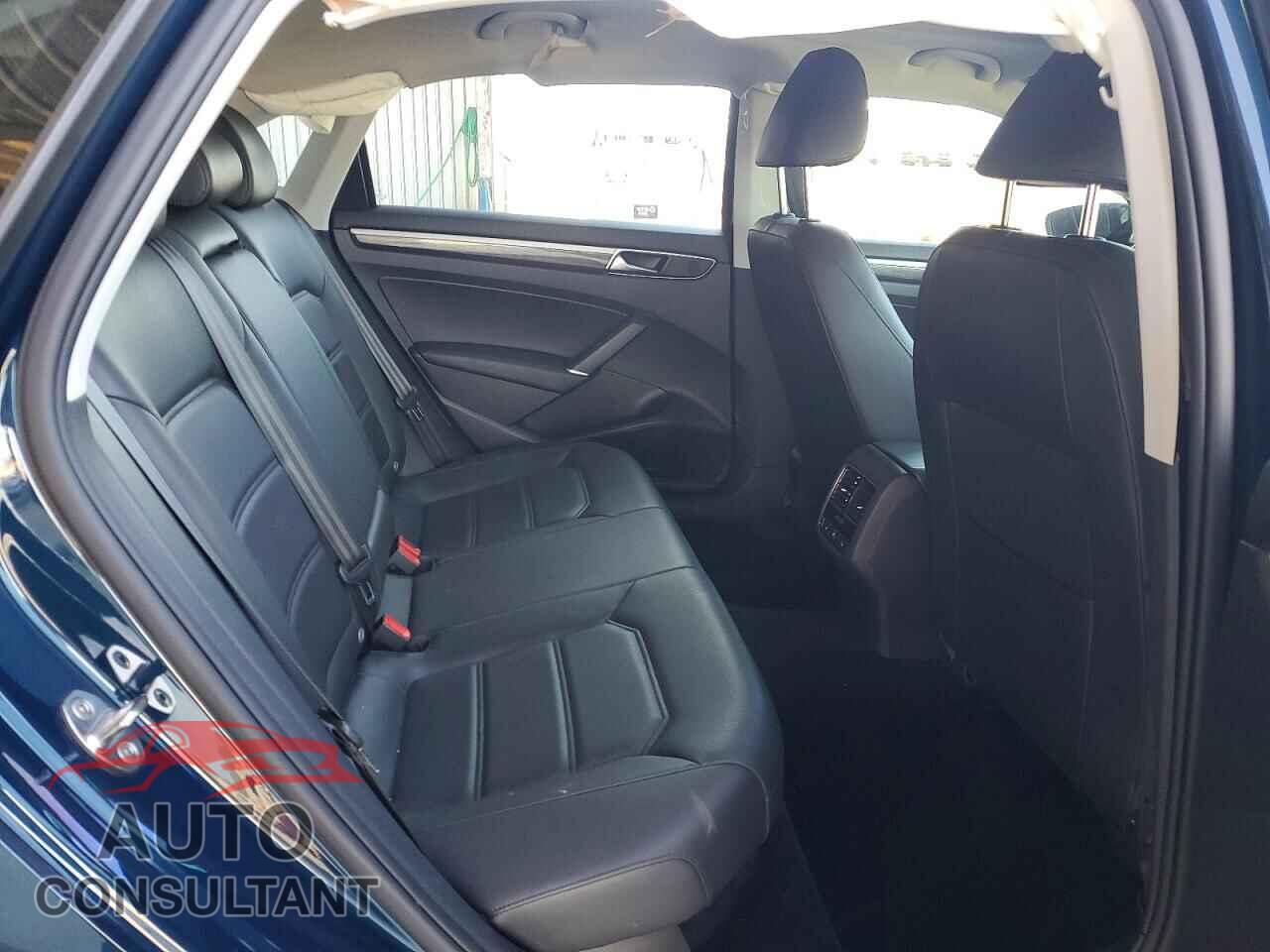 VOLKSWAGEN PASSAT 2018 - 1VWBA7A34JC044569