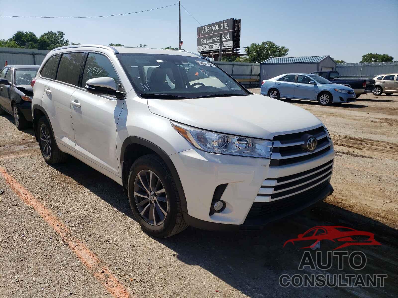 TOYOTA HIGHLANDER 2018 - 5TDJZRFH5JS809276