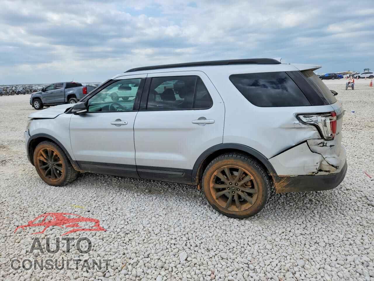 FORD EXPLORER 2017 - 1FM5K7D8XHGA58771