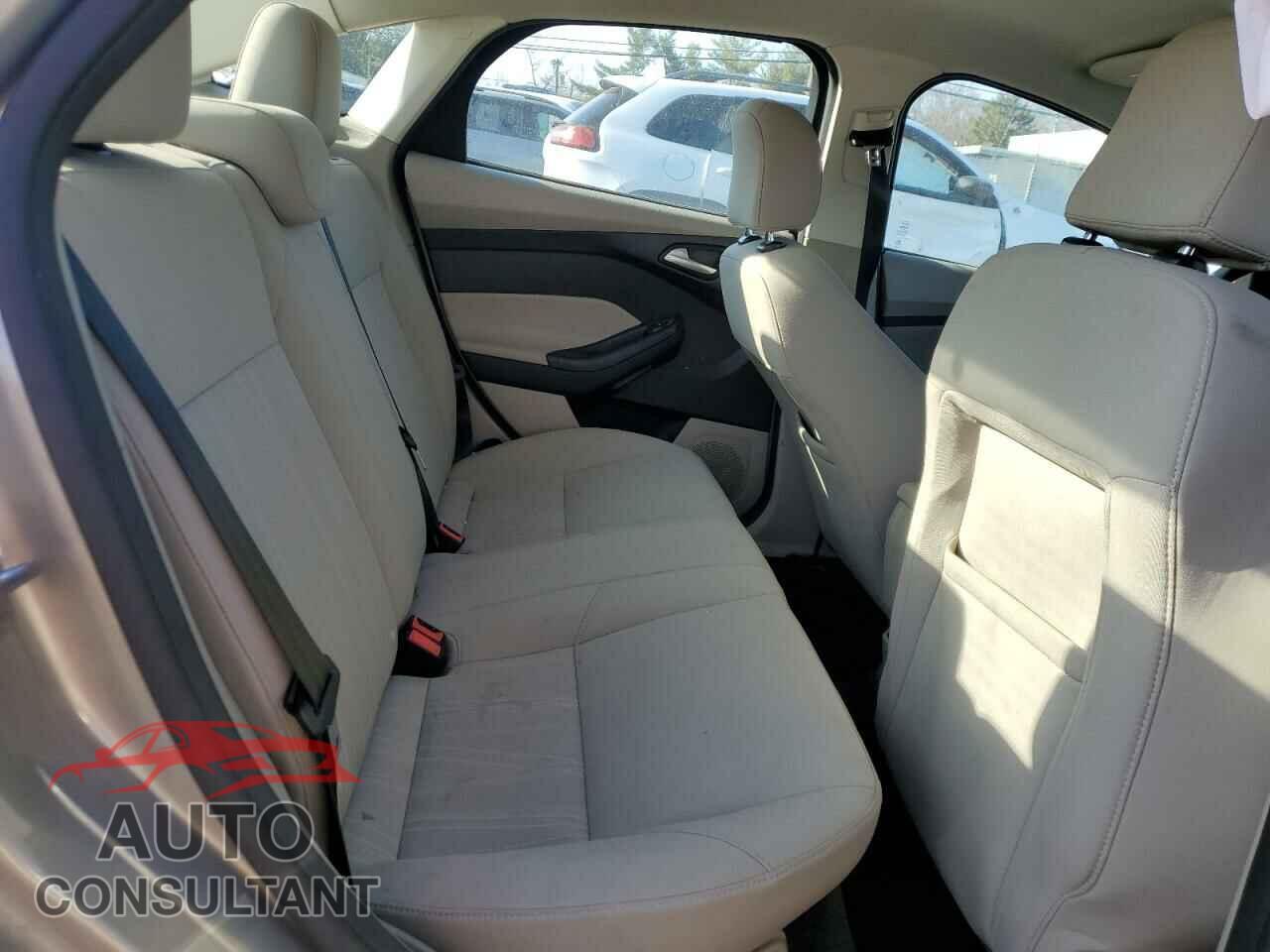 FORD FOCUS 2016 - 1FADP3F23GL257126