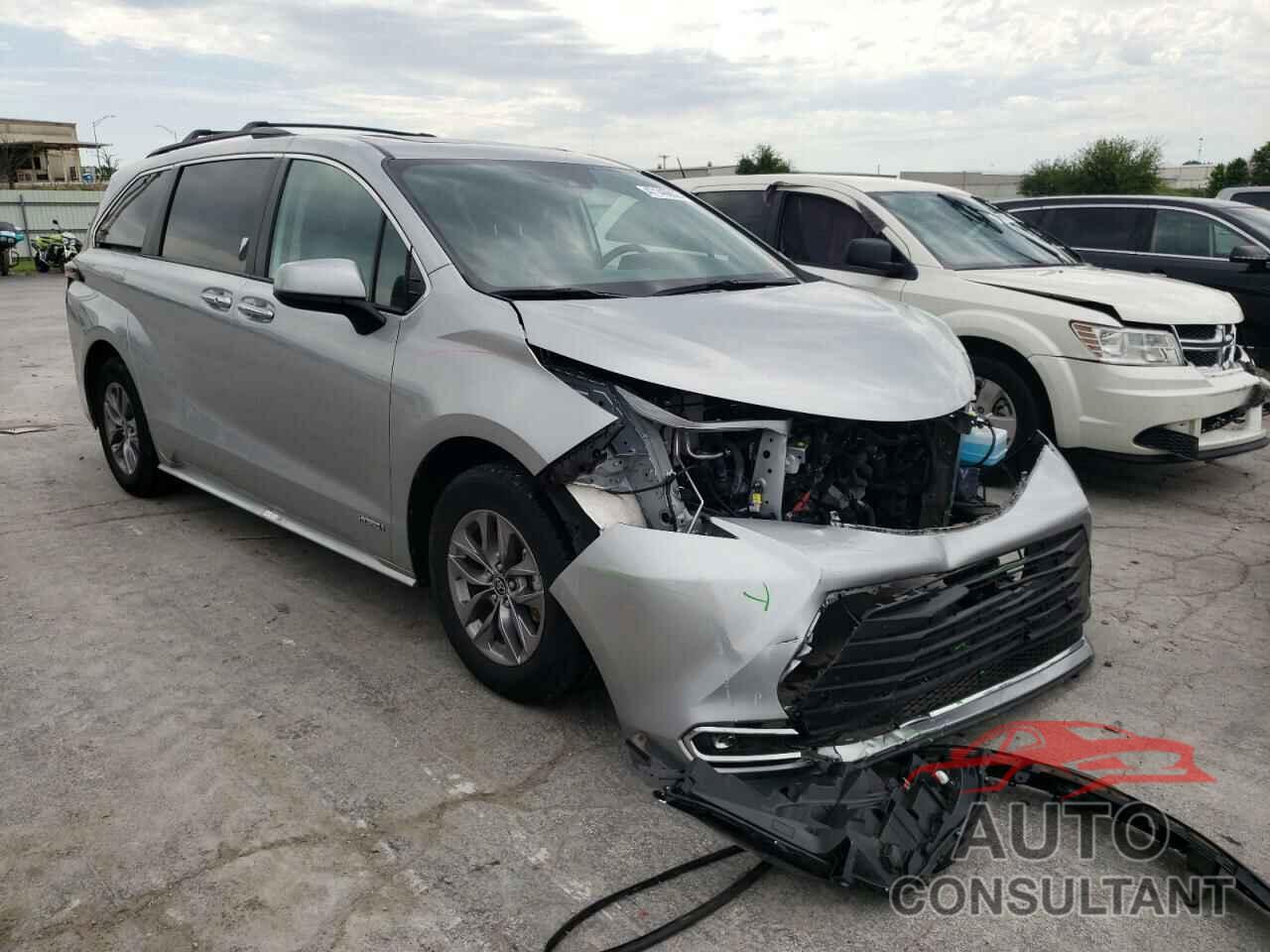 TOYOTA SIENNA 2021 - 5TDYRKEC5MS038639