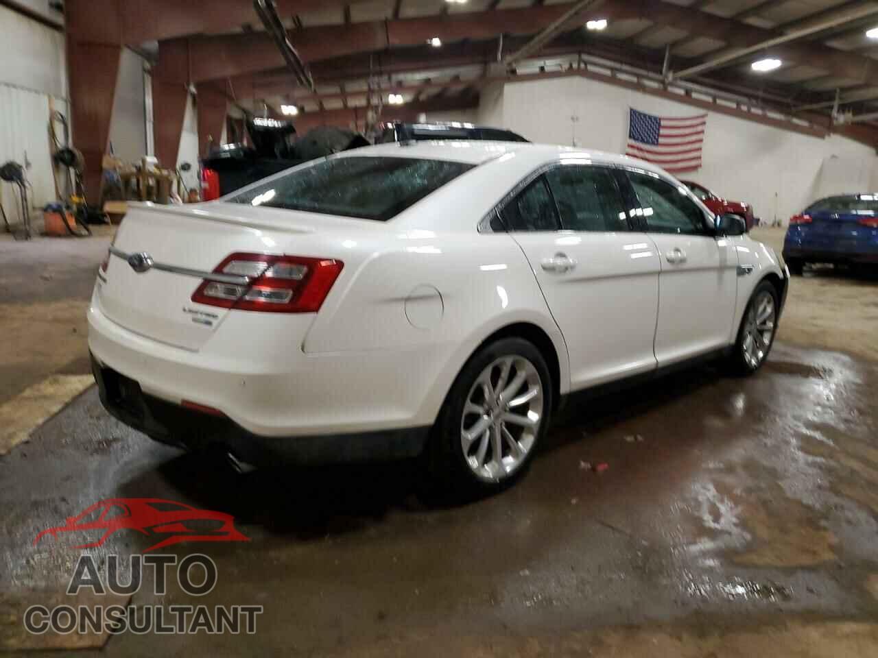 FORD TAURUS 2018 - 1FAHP2J82JG132979