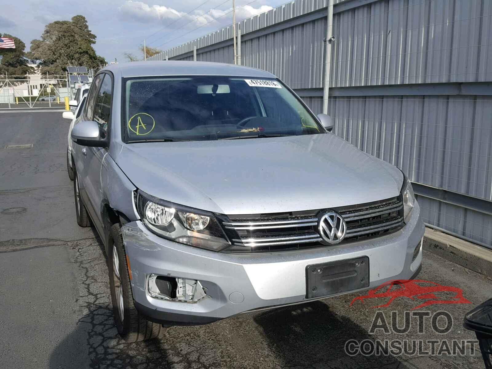 VOLKSWAGEN TIGUAN S 2017 - WVGAV7AX3HK050638