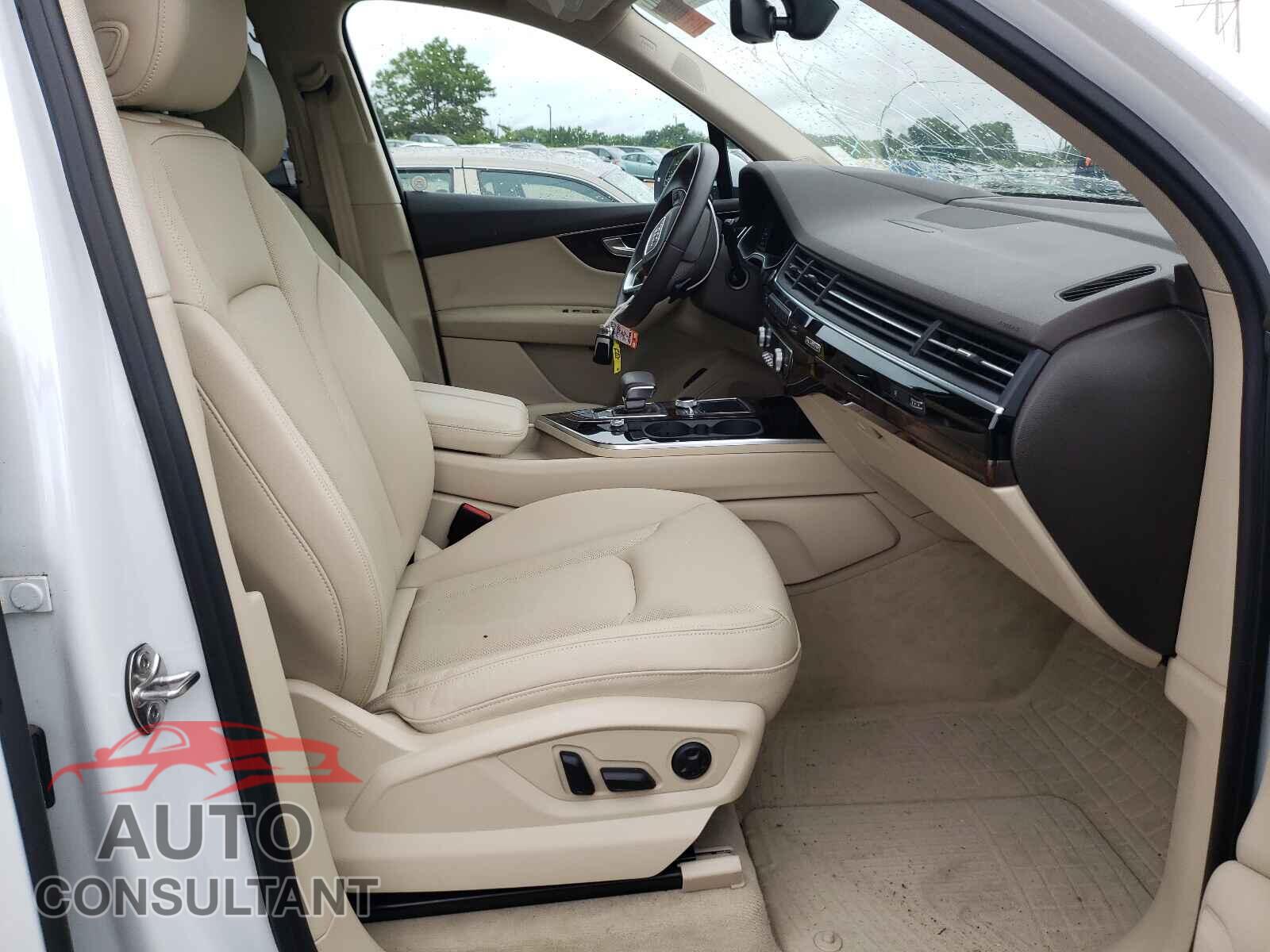 AUDI Q7 2018 - WA1VAAF76JD044487