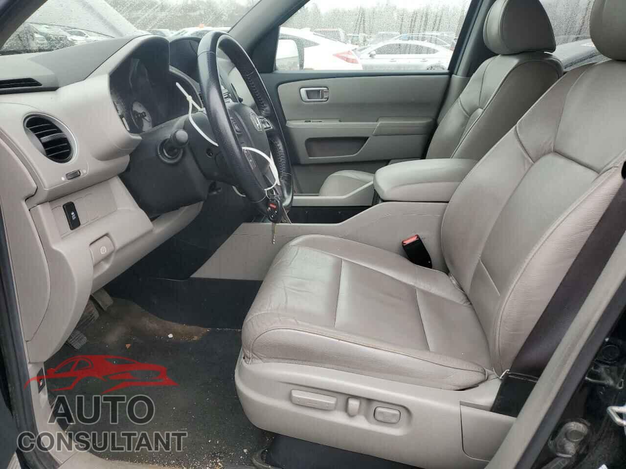 HONDA PILOT 2013 - 5FNYF4H58DB044697