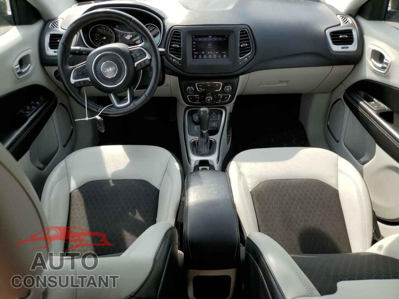 JEEP COMPASS 2018 - 3C4NJDBB2JT150348
