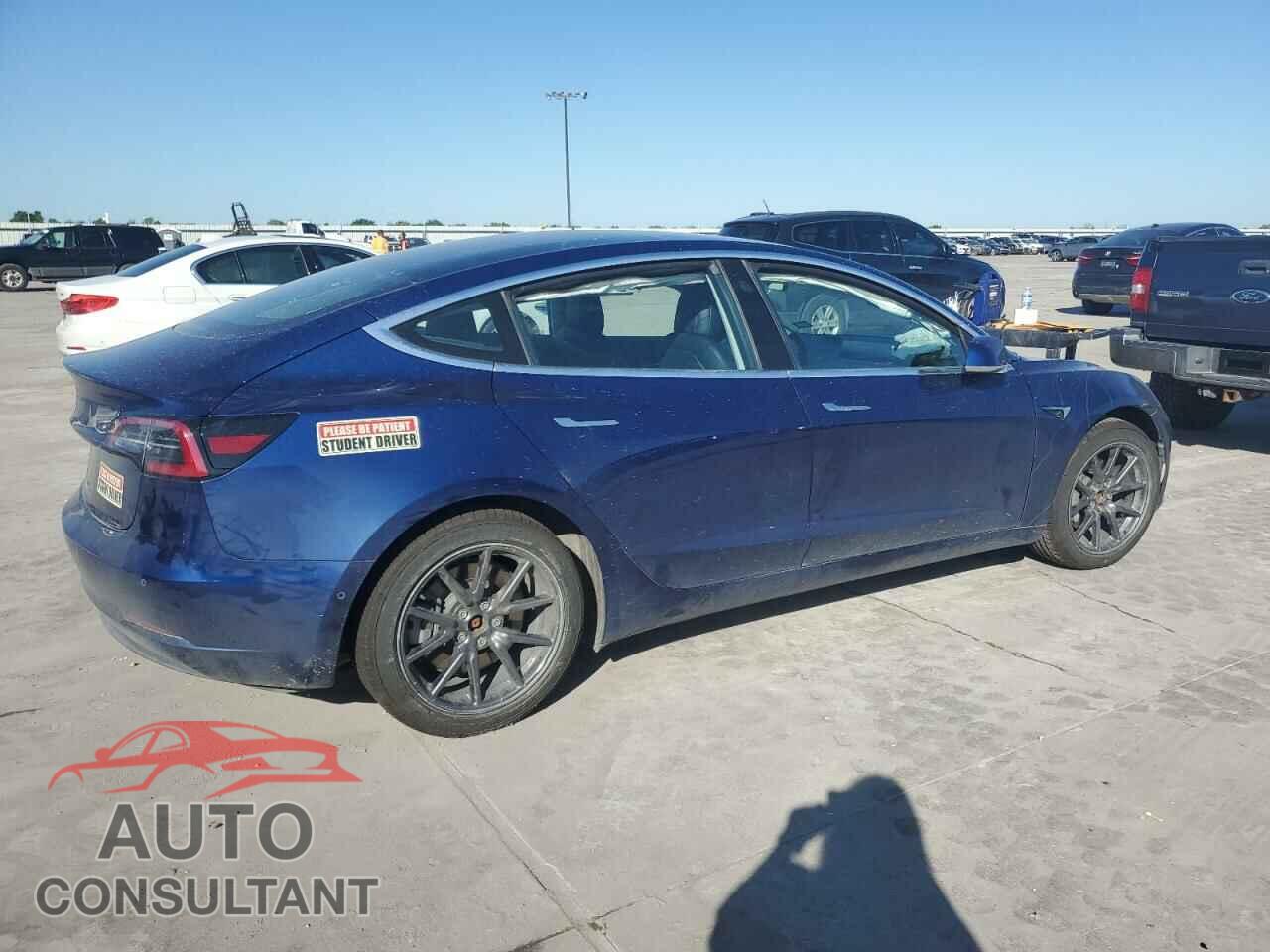 TESLA MODEL 3 2018 - 5YJ3E1EA3JF102532