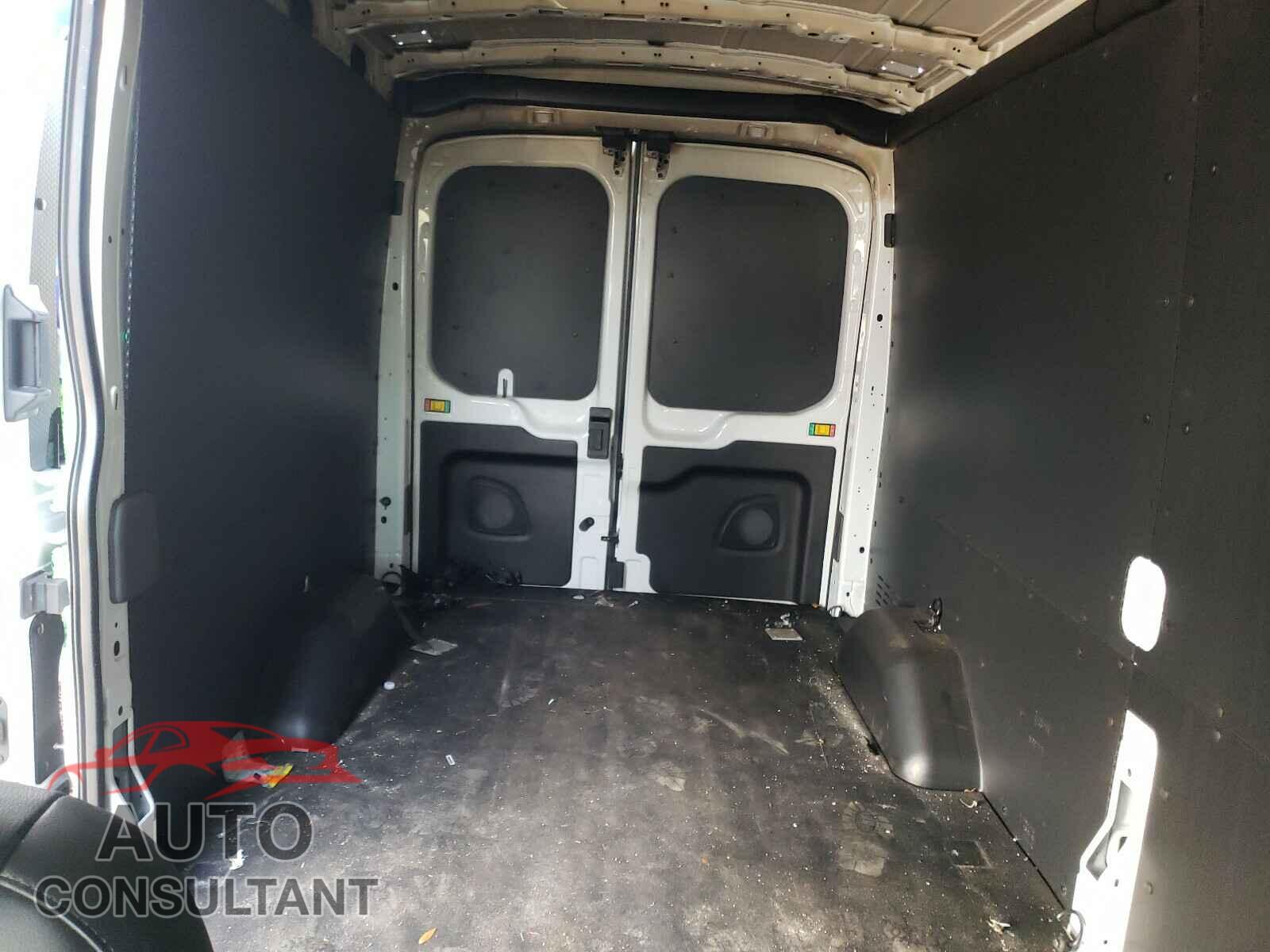FORD TRANSIT CO 2020 - 1FTBR1CG2LKB70785