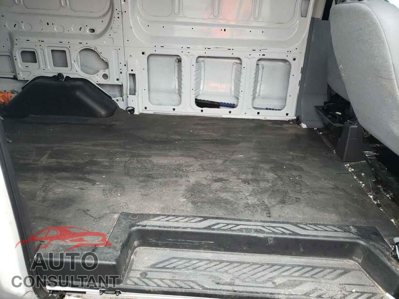 FORD TRANSIT 2018 - 1FTYR1YM3JKB13159