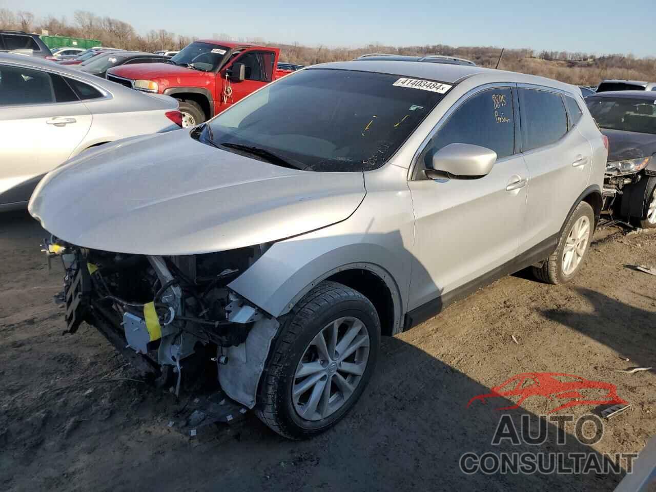 NISSAN ROGUE 2017 - JN1BJ1CR8HW132909