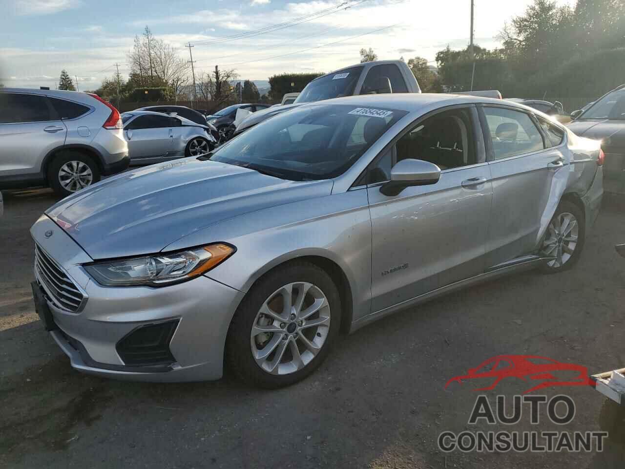 FORD FUSION 2019 - 3FA6P0LU2KR252717