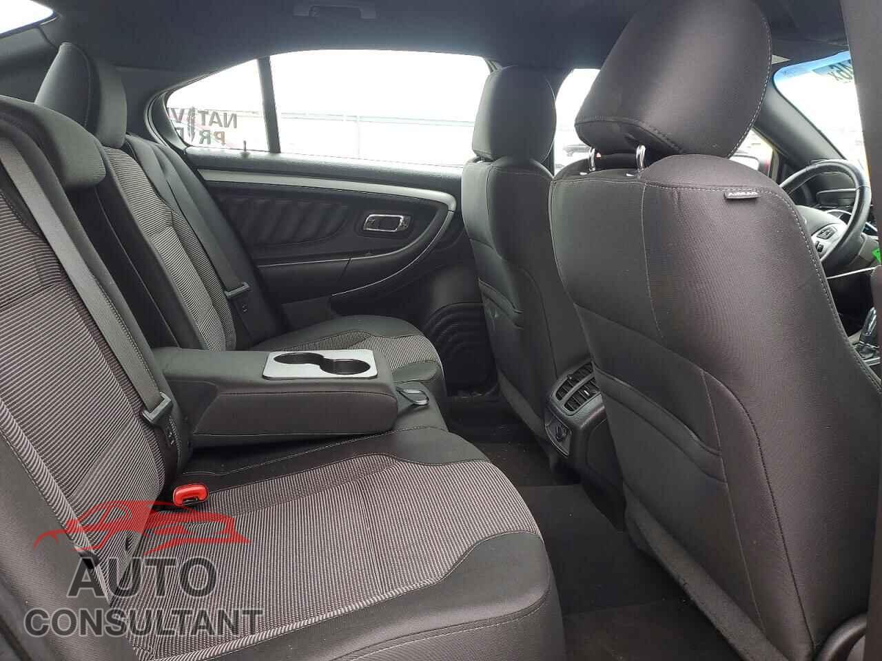 FORD TAURUS 2019 - 1FAHP2E85KG100541