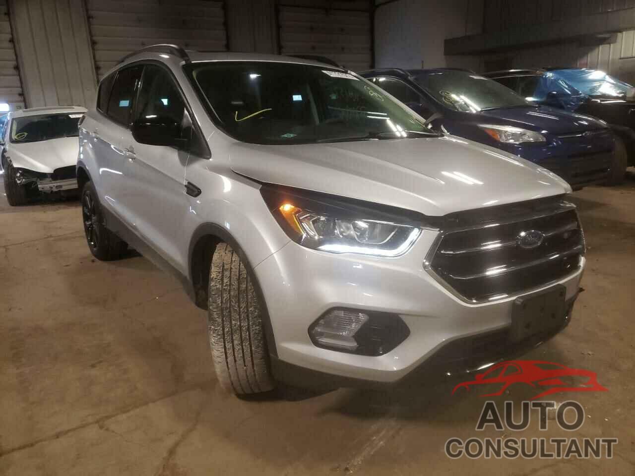 FORD ESCAPE 2018 - 1FMCU9GD5JUD15882