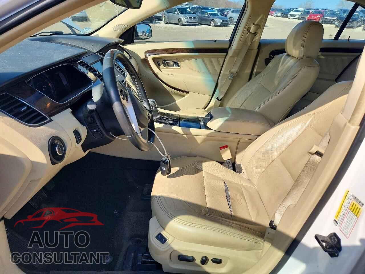FORD TAURUS 2013 - 1FAHP2F8XDG203536