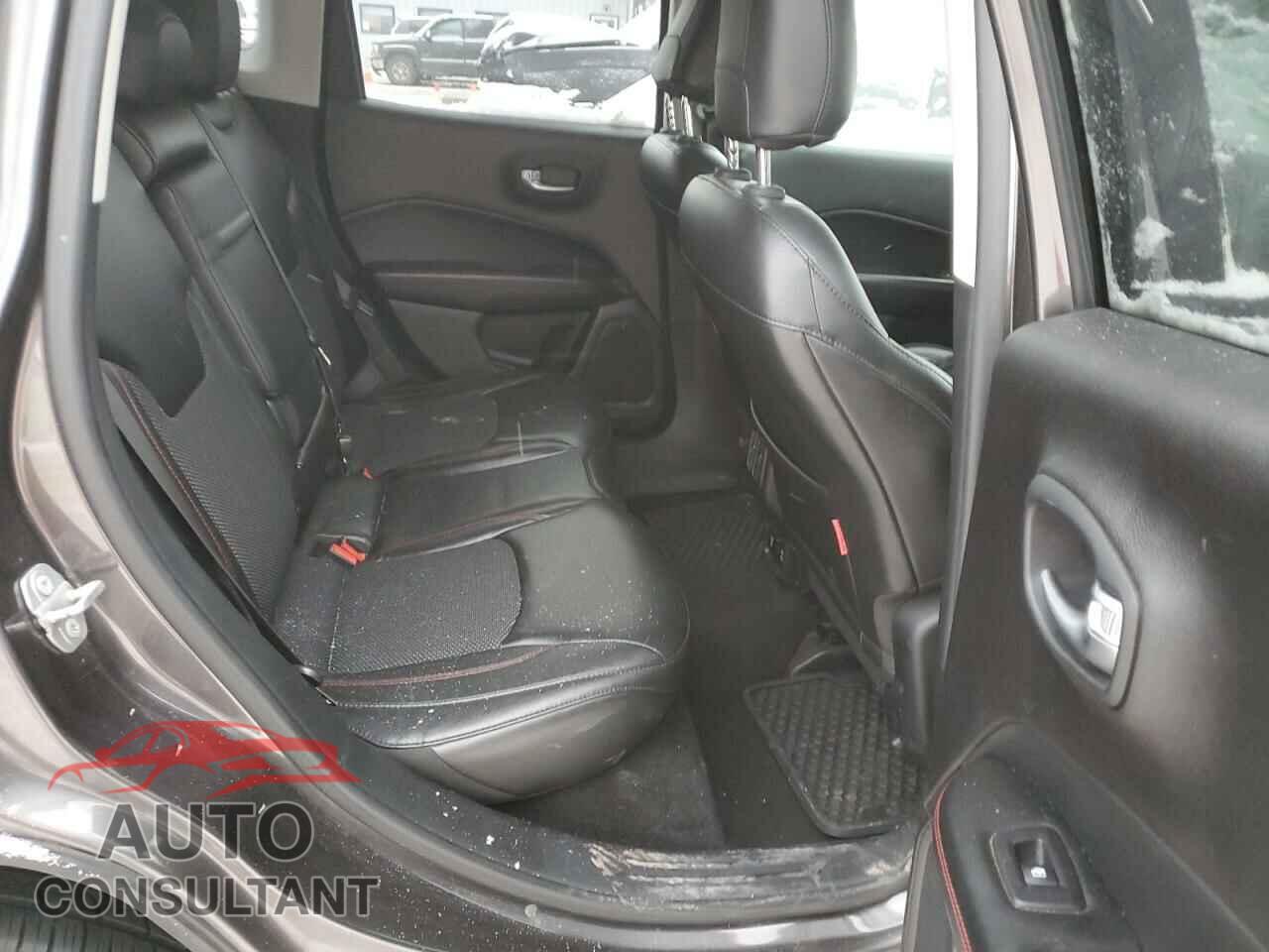 JEEP COMPASS 2018 - 3C4NJDDB9JT417496