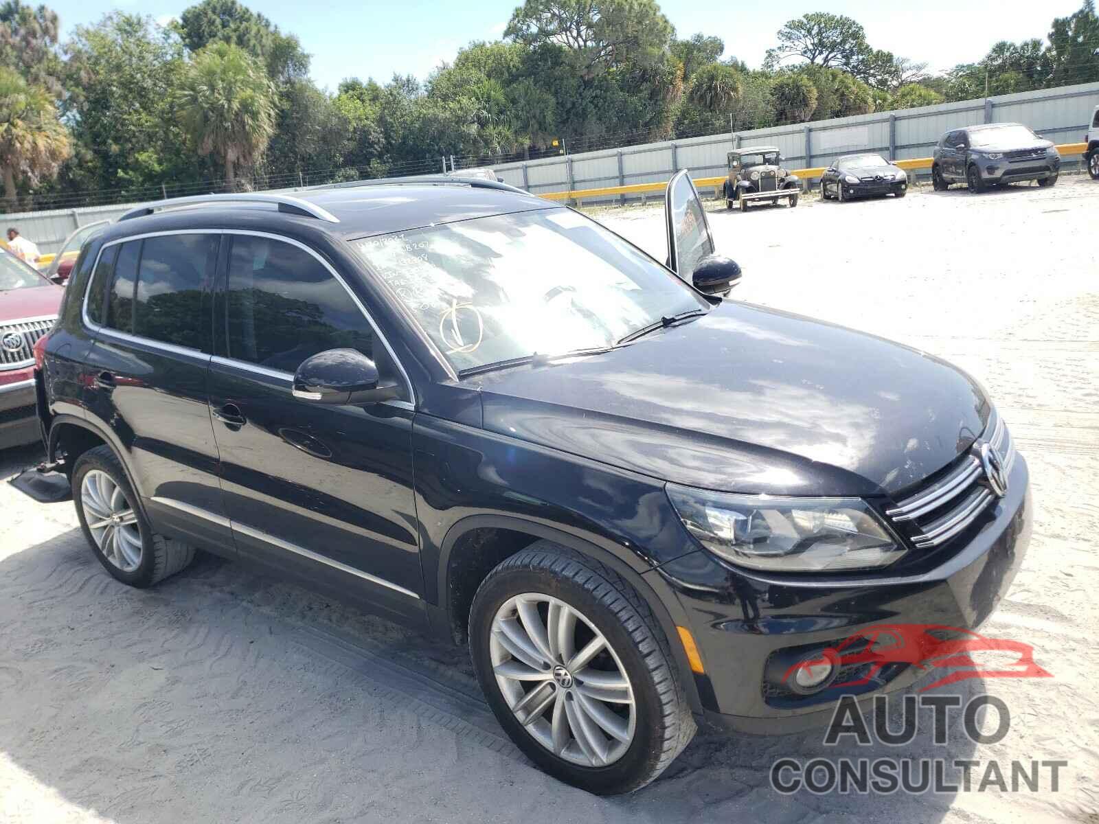 VOLKSWAGEN TIGUAN 2016 - WVGAV7AX5GW030429